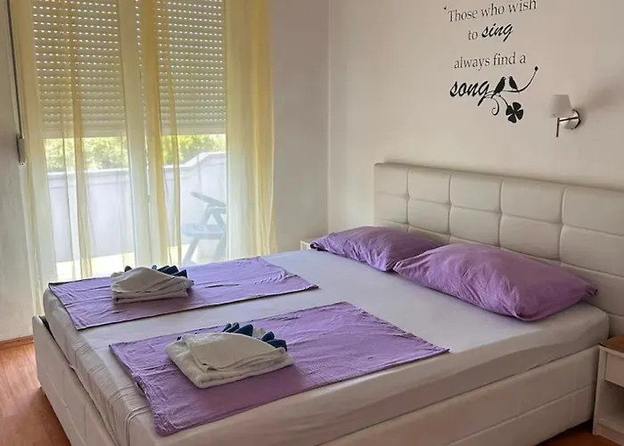 Mirjana Apartamento *